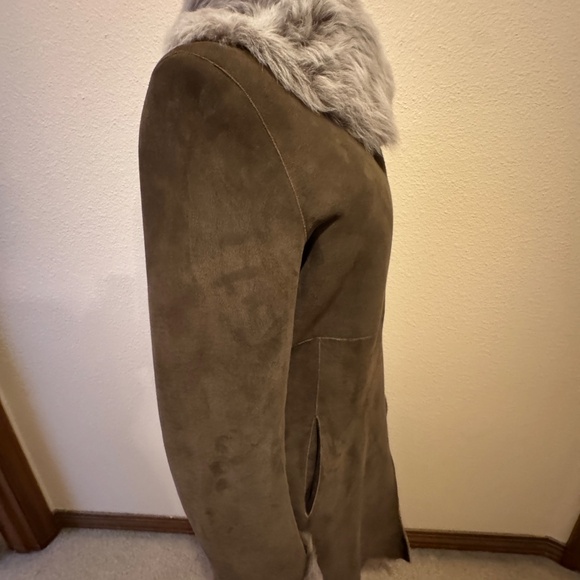 Sundance Shearling Coat Gorgeous Truffle (Dark Taupe)-NWT - Picture 6 of 10